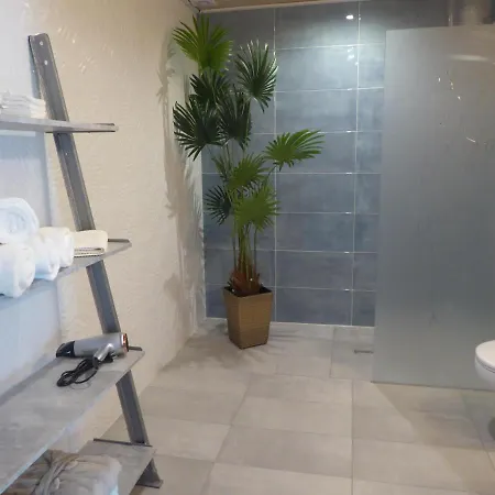 Neu! Ferienwohnung Afrika Apartman Eggesin